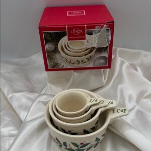 Lenox Holiday Measuring Cups Set of 4 NIB.